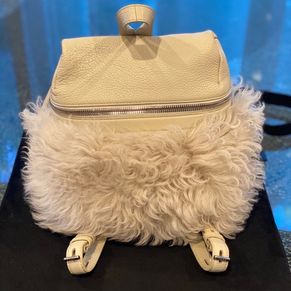 🔹KARA Shearling Small Backpack - Picture 3 of 8
